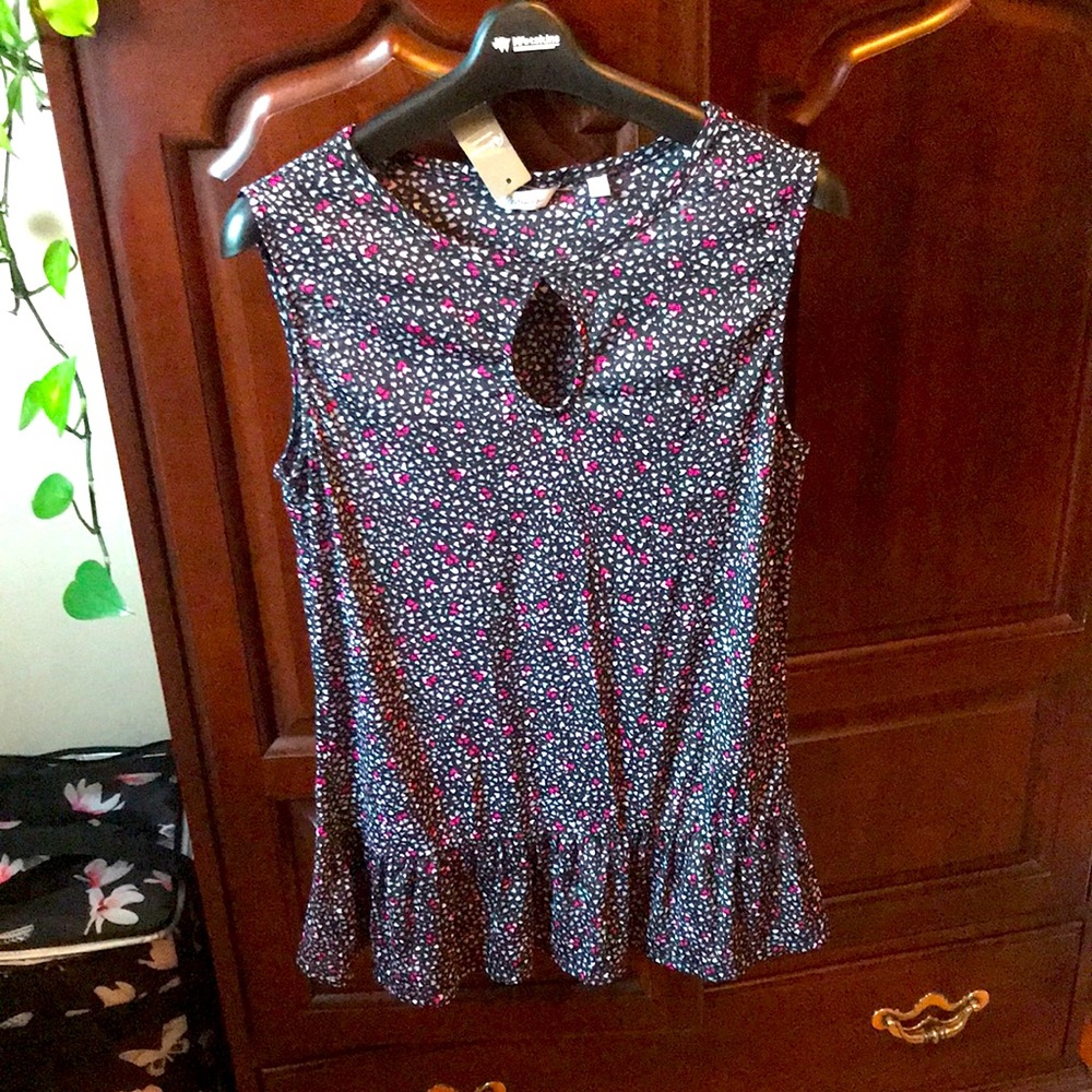 3/$25 🆕 With Tag Reitman’s sleeveless top